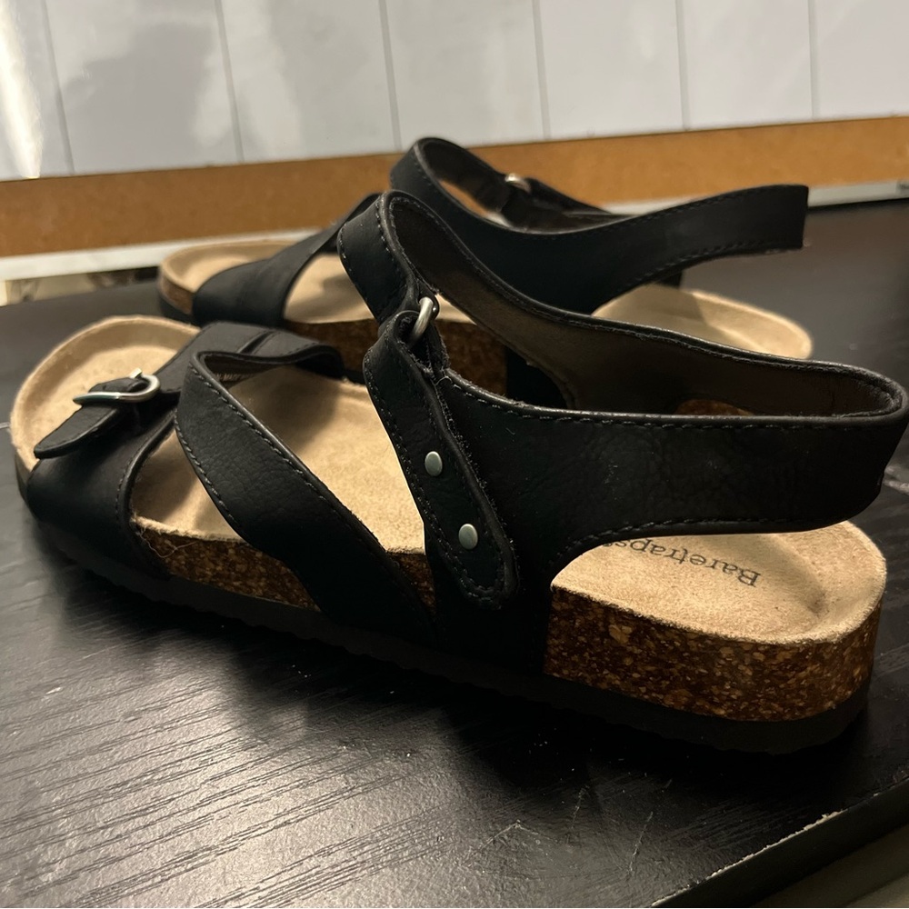 Baretraps Slide Sandal Black straps Brown